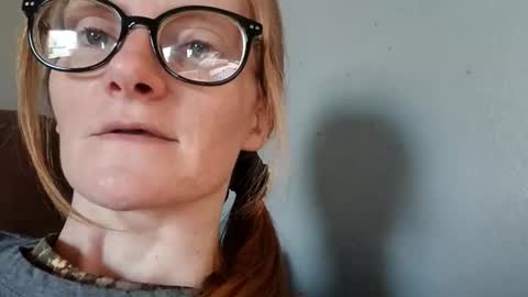 stickyredfunsize online show from November 3, 2025, 5:47 pm