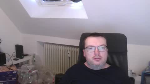 Oliver online show from March 8, 2026, 6:28 am