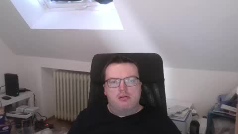 Oliver online show from March 25, 2026, 6:52 am