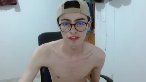 Snapshot of stiv_grant chatting on May 1, 2026, 12:04 am stiv_grant online show from May 1, 2026, 12:04 am