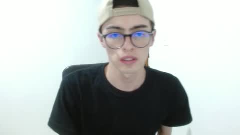 Snapshot of stiv_grant chatting on May 5, 2026, 12:29 am stiv_grant online show from May 5, 2026, 12:29 am