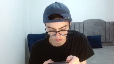 Snapshot of stiv_grant chatting on May 9, 2026, 12:27 am stiv_grant online show from May 9, 2026, 12:27 am