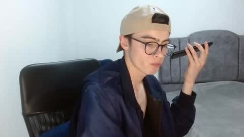 Snapshot of stiv_grant chatting on May 14, 2026, 12:39 am stiv_grant online show from May 14, 2026, 12:39 am