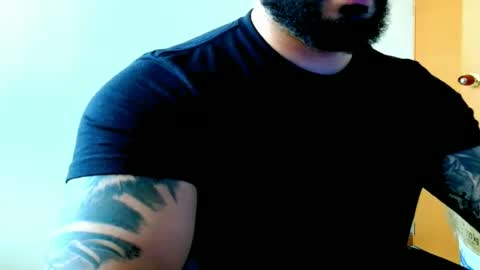 stiven253958 online show from May 11, 2026, 4:48 pm