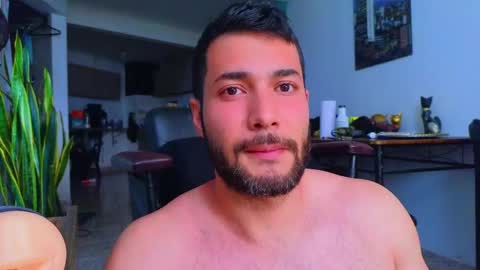 Stiven Montiel online show from March 18, 2026, 5:38 pm