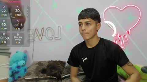 Snapshot of stiven_twinkboy chatting on February 26, 2025, 11:04 pm Bryan Stiven online show from February 26, 2025, 11:04 pm