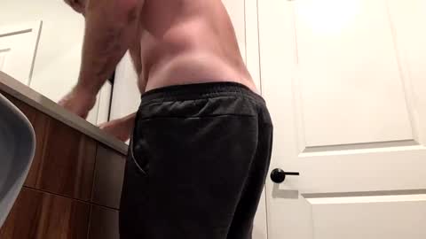stlhotwifeguy online show from December 25, 2024, 4:32 pm