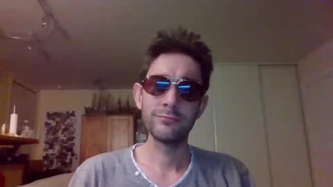 Julien9477 online show from October 25, 2025, 8:14 pm