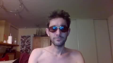 Julien9477 online show from October 26, 2025, 10:47 pm