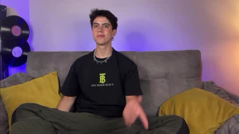 Snapshot of stolas_ying chatting on March 4, 2026, 1:33 am Stolas online show from March 4, 2026, 1:33 am