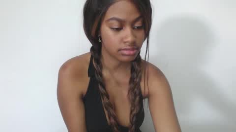 Snapshot of stormihills_ chatting on April 25, 2026, 10:51 pm stormihills_ online show from April 25, 2026, 10:51 pm