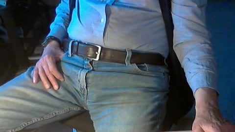 Snapshot of str8_dave chatting on May 13, 2026, 7:33 pm Dave online show from May 13, 2026, 7:33 pm