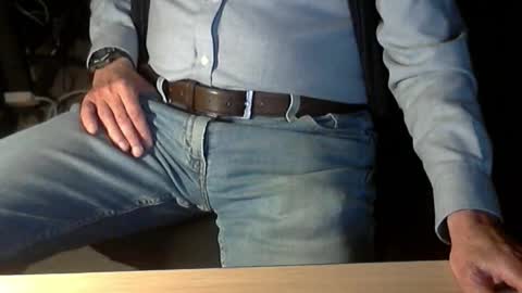 Snapshot of str8_dave chatting on May 19, 2026, 8:15 pm Dave online show from May 19, 2026, 8:15 pm
