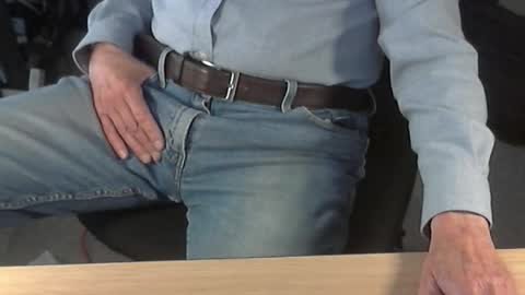 Snapshot of str8_dave chatting on May 20, 2026, 10:21 am Dave online show from May 20, 2026, 10:21 am