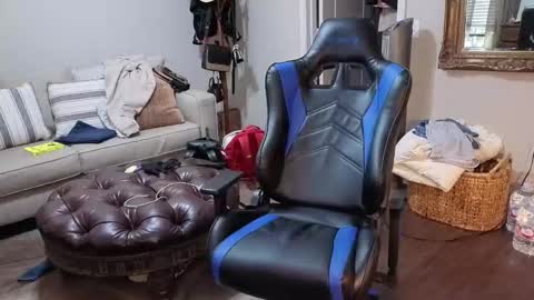 str8whiteboy21 online show from September 20, 2025, 8:32 pm