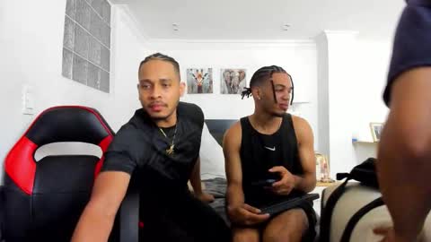 straight__friends online show from February 22, 2026, 6:28 pm