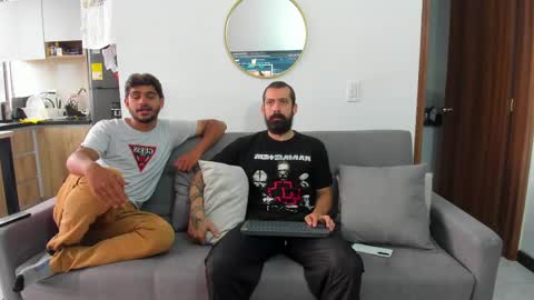 straight__friends online show from May 8, 2026, 2:33 pm