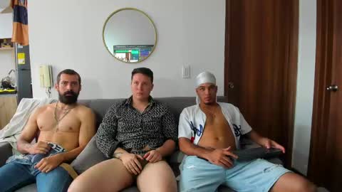 straight__friends online show from May 11, 2026, 2:45 pm
