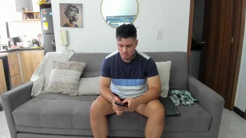 straight__friends online show from May 24, 2026, 1:49 pm