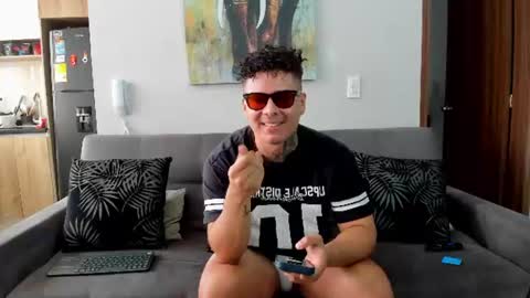 straight__friends online show from July 24, 2026, 1:53 pm