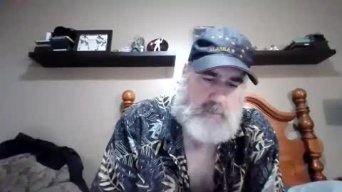 Straightbear4you online show from September 10, 2025, 11:38 pm
