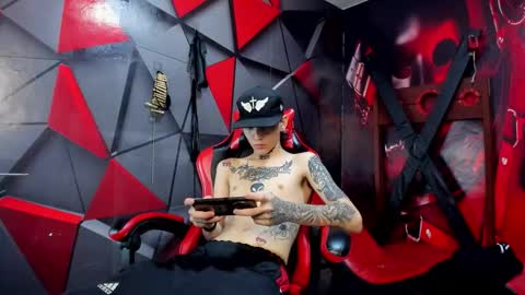 Snapshot of straightboy_nick chatting on October 22, 2025, 1:28 am NICK online show from October 22, 2025, 1:28 am