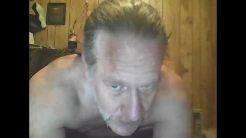 Snapshot of straightmaletouse chatting on May 13, 2026, 9:39 am straightmaletouse online show from May 13, 2026, 9:39 am