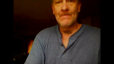 Snapshot of straightmaletouse chatting on June 1, 2026, 8:10 pm straightmaletouse online show from June 1, 2026, 8:10 pm