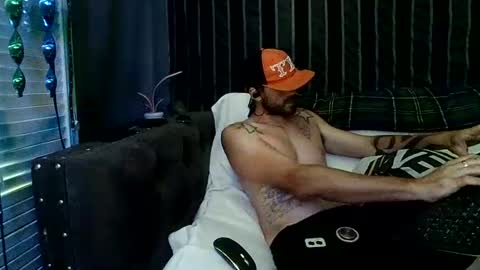 straitpipermann22 online show from July 5, 2026, 11:34 pm