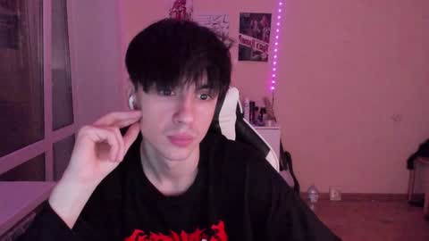 Snapshot of stralght_twinks chatting on December 11, 2024, 5:53 am Ray online show from December 11, 2024, 5:53 am