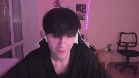 Snapshot of stralght_twinks chatting on December 14, 2024, 5:58 pm Ray online show from December 14, 2024, 5:58 pm