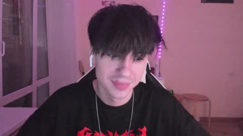 Snapshot of stralght_twinks chatting on December 22, 2024, 1:34 am Ray online show from December 22, 2024, 1:34 am