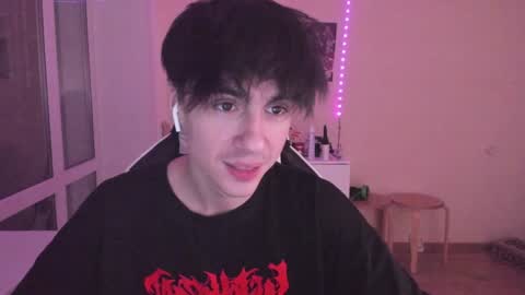 Snapshot of stralght_twinks chatting on December 27, 2024, 2:36 am Ray online show from December 27, 2024, 2:36 am