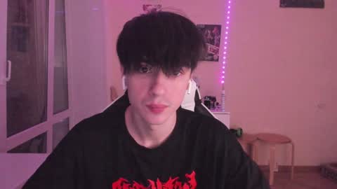 Snapshot of stralght_twinks chatting on December 30, 2024, 1:48 am Ray online show from December 30, 2024, 1:48 am