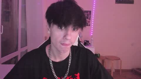 Snapshot of stralght_twinks chatting on December 30, 2024, 4:53 am Ray online show from December 30, 2024, 4:53 am