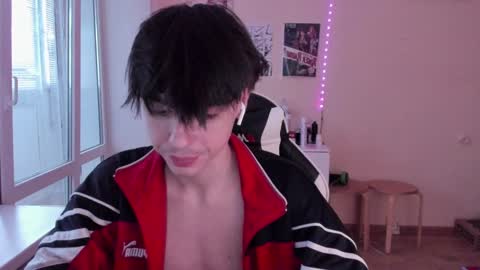 Snapshot of stralght_twinks chatting on January 8, 2025, 8:06 am Ray online show from January 8, 2025, 8:06 am