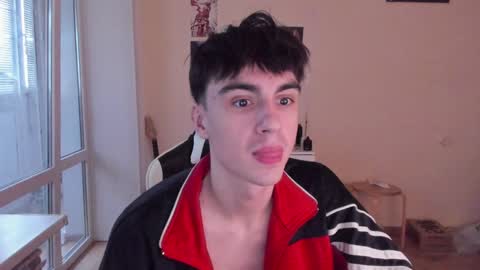 Snapshot of stralght_twinks chatting on January 10, 2025, 12:58 pm Ray online show from January 10, 2025, 12:58 pm