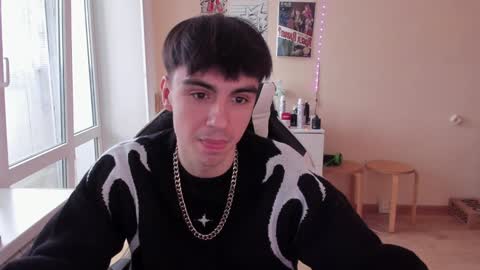 Snapshot of stralght_twinks chatting on January 13, 2025, 10:47 am Ray online show from January 13, 2025, 10:47 am