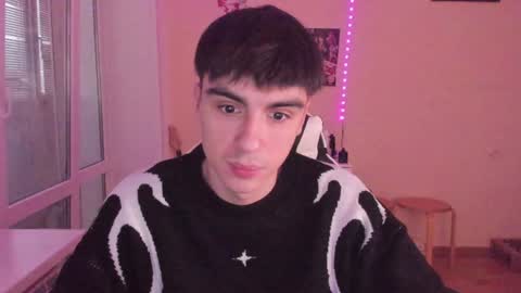 Snapshot of stralght_twinks chatting on January 13, 2025, 1:49 pm Ray online show from January 13, 2025, 1:49 pm