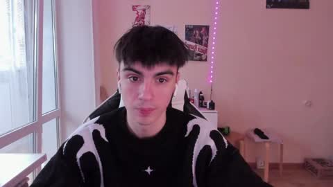 Snapshot of stralght_twinks chatting on January 16, 2025, 9:27 am Ray online show from January 16, 2025, 9:27 am