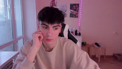 Snapshot of stralght_twinks chatting on January 17, 2025, 1:24 pm Ray online show from January 17, 2025, 1:24 pm