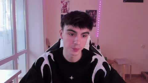 Snapshot of stralght_twinks chatting on January 19, 2025, 11:56 am Ray online show from January 19, 2025, 11:56 am