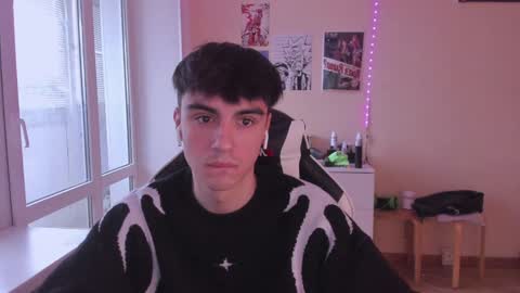 Snapshot of stralght_twinks chatting on January 24, 2025, 11:48 am Ray online show from January 24, 2025, 11:48 am