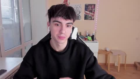 Snapshot of stralght_twinks chatting on January 27, 2025, 7:45 am Ray online show from January 27, 2025, 7:45 am