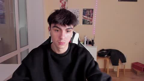 Snapshot of stralght_twinks chatting on February 2, 2025, 2:34 pm Ray online show from February 2, 2025, 2:34 pm