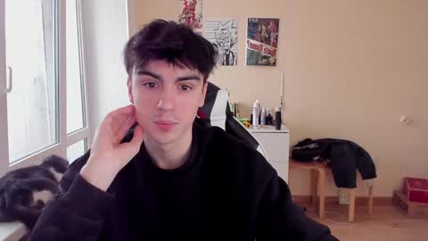 Snapshot of stralght_twinks chatting on February 5, 2025, 12:49 pm Ray online show from February 5, 2025, 12:49 pm