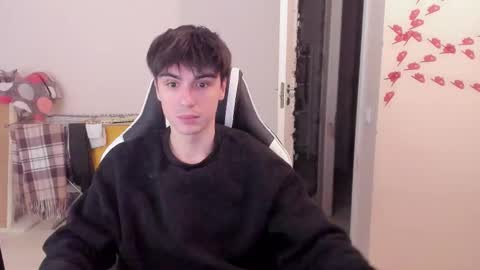 Snapshot of stralght_twinks chatting on February 25, 2025, 4:31 pm Ray online show from February 25, 2025, 4:31 pm