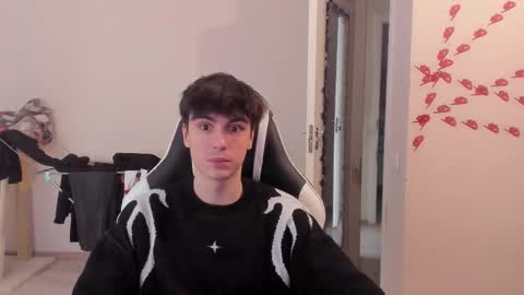 Snapshot of stralght_twinks chatting on February 28, 2025, 12:31 pm Ray online show from February 28, 2025, 12:31 pm