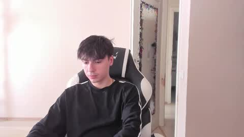 Snapshot of stralght_twinks chatting on September 9, 2025, 11:10 am Ray online show from September 9, 2025, 11:10 am