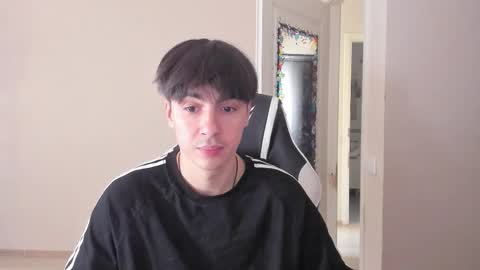 Snapshot of stralght_twinks chatting on September 10, 2025, 10:48 am Ray online show from September 10, 2025, 10:48 am